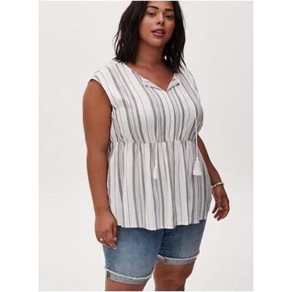 Torrid Shirt Blouse Plus Size 2 2X 2XL Peplum Rayon Striped Sleeveless Tassel - Picture 2 of 12